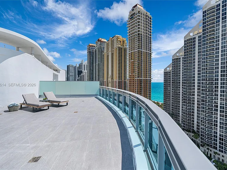 17550 Collins Ave #Penthouse 1 — Photo 7