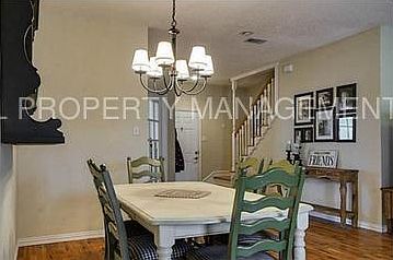 4th image of 5504 Bradley Ln