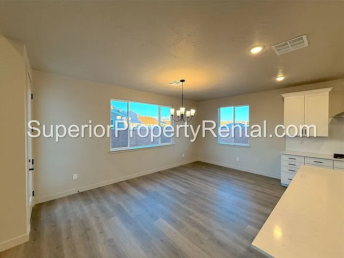 623 S 230 W — Photo 3