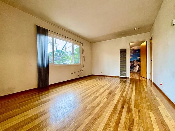 4th image of 2211 Williams St