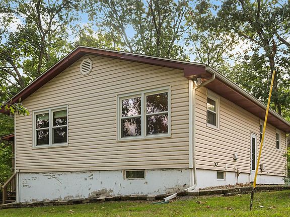 2nd image of 15989 Vine Ln