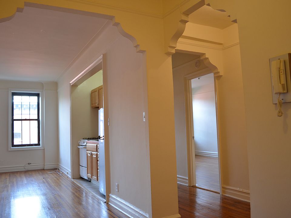 2nd image of 200 Clinton St Ste A