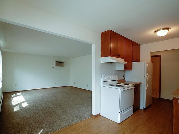 5th image of 3414 Minnehaha Ave