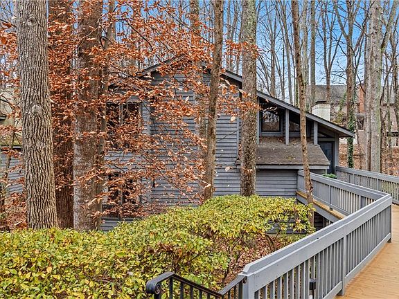 3rd image of 224 Forest Brook Dr
