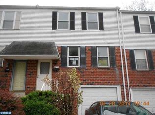 9411 Woodbridge Rd, Philadelphia, PA 19114