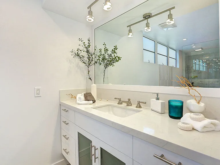 1025 Ocean Avenue — Photo 89