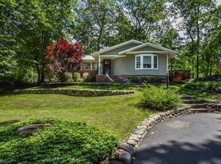 7 Woodlawn Dr, Andover, NJ 07821