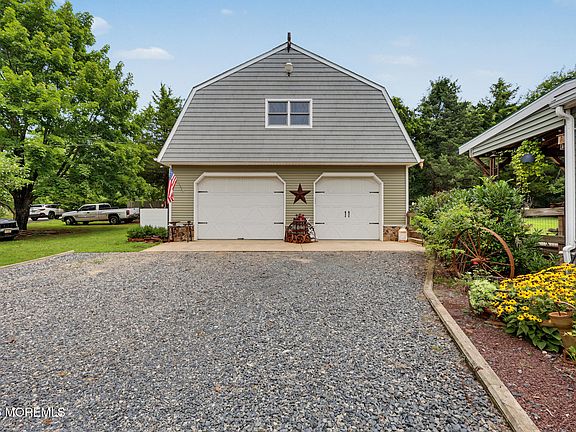 2nd image of 2 Woodruff Road