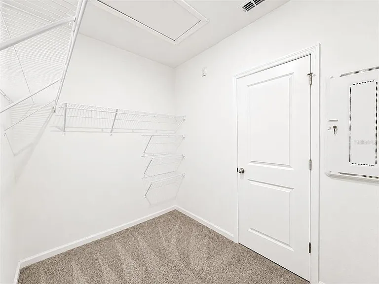 360 Loch Ct — Photo 9