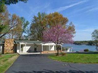 219 Twin Chimneys Dr, Wirtz, VA 24184