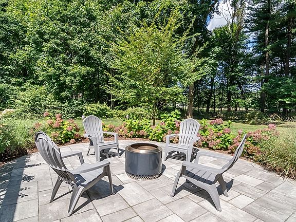 3rd image of 20 Walnut St