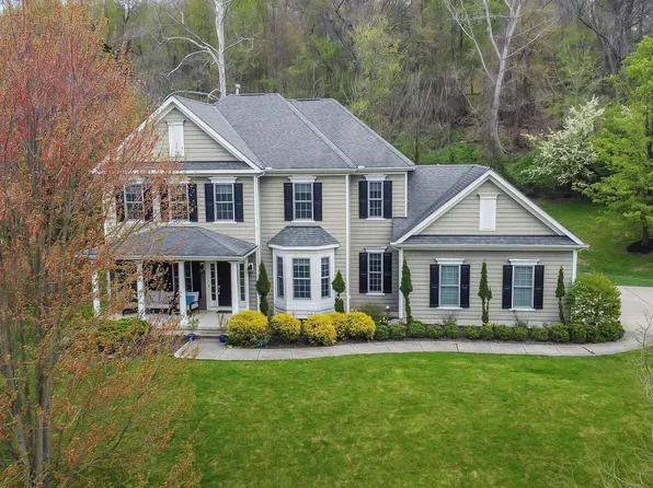 413 Glyn Tawel Dr, Granville, OH 43023