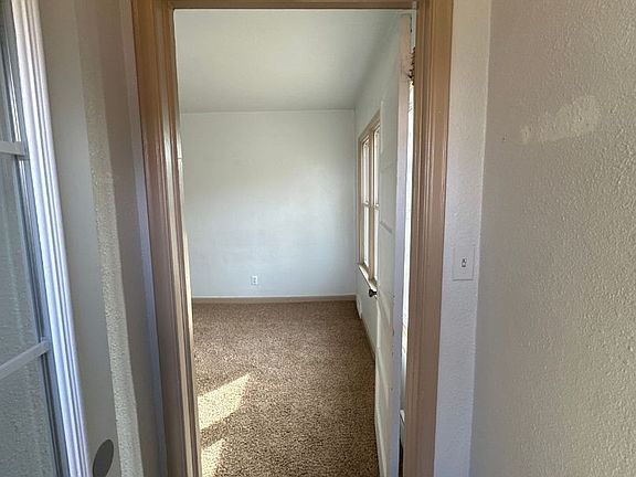 4th image of 402 2nd St SE #402