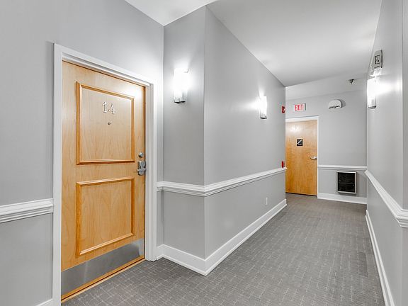 4th image of 9 N 25th St APT 14