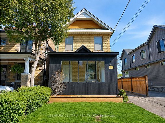 2nd image of 32 Rosevear Ave