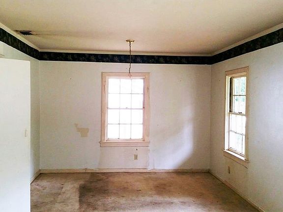 5th image of 710 E Salvia St