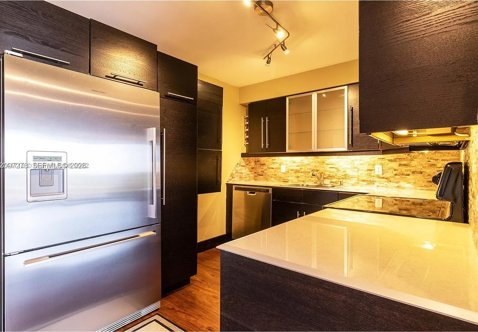 Dorset House Condo — Photo 3