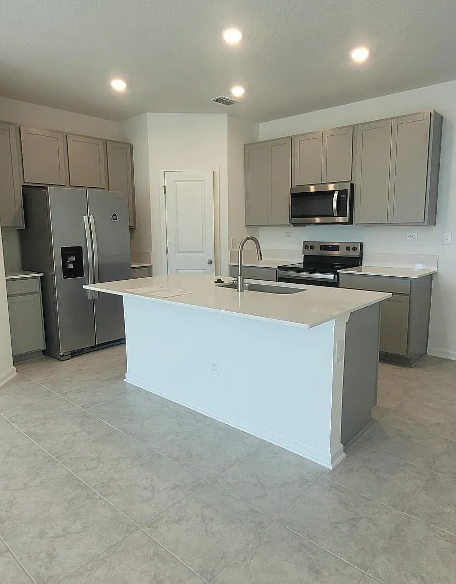 3 bed, 2.5 bath, 1433 sqft, $1,750 — Photo 3