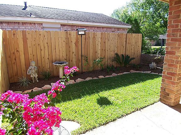 3rd image of 3039 Sam Houston Dr