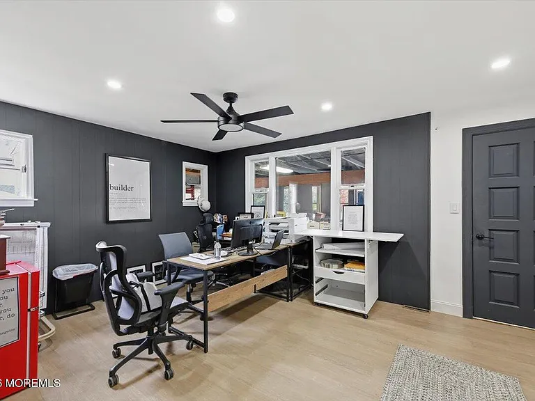 506 Lloyd Rd — Photo 18