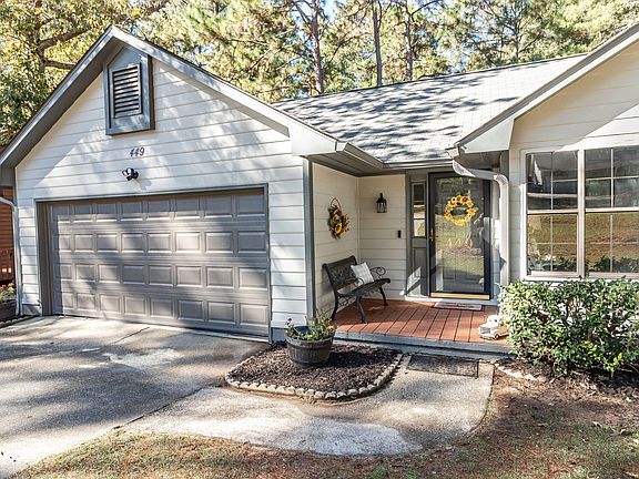 3rd image of 449 Greenwich Dr