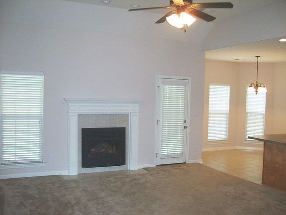 2nd image of 124 Live Oak Dr
