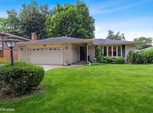 1223 W Sunset Rd, Mount Prospect, IL 60056