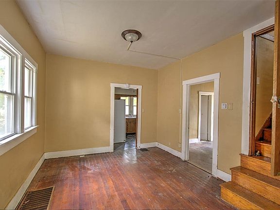 5th image of 1199 W King St