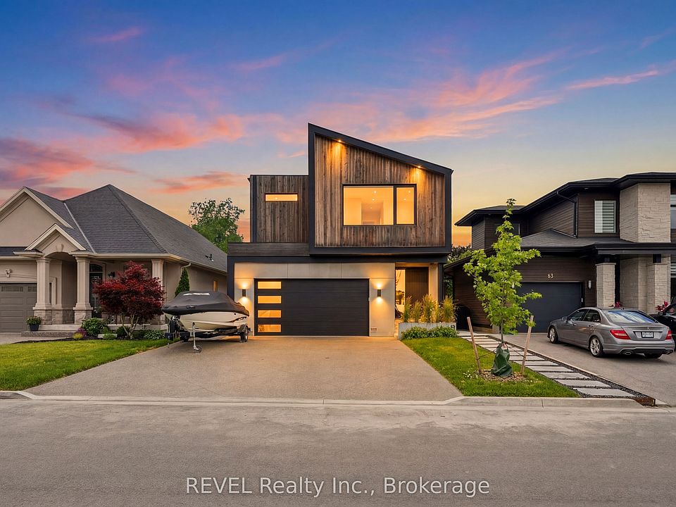 1st image of 81 Mackenzie King Ave