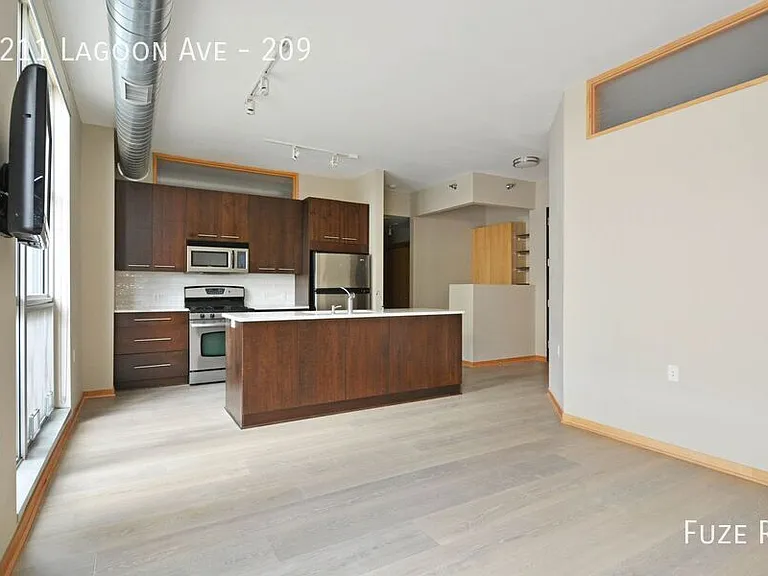 1211 Lagoon Ave #209 — Photo 6
