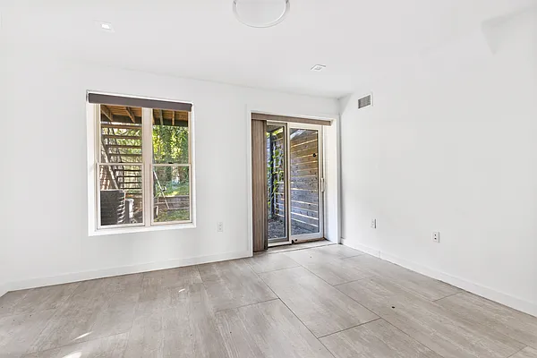 Rented by Compass | media 7