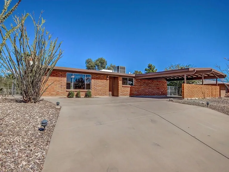 9401 E Magdalena Rd — Photo 1