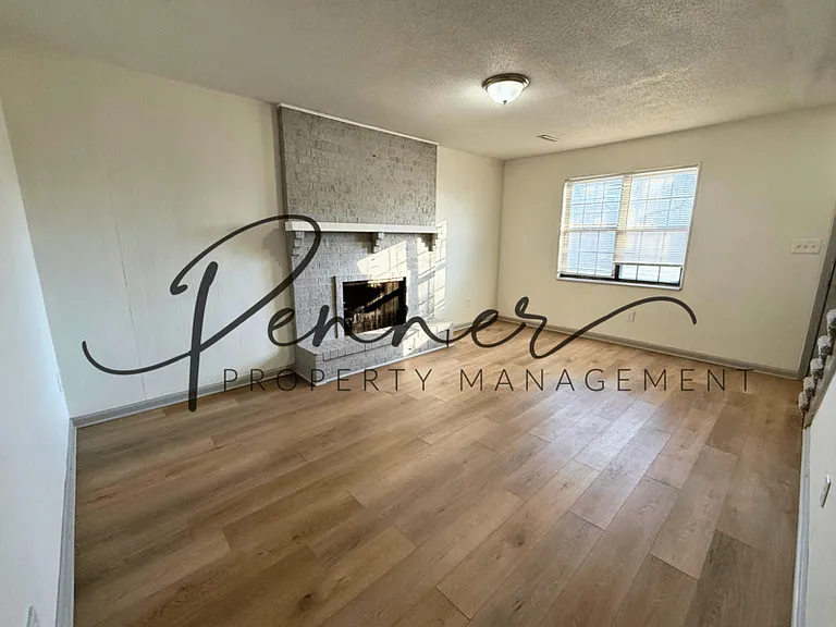602 NE Magellan Ave #B — Photo 5