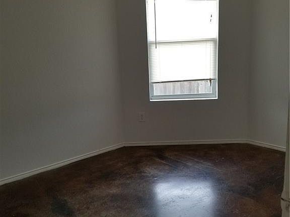 4th image of 8046 Doreen Ave
