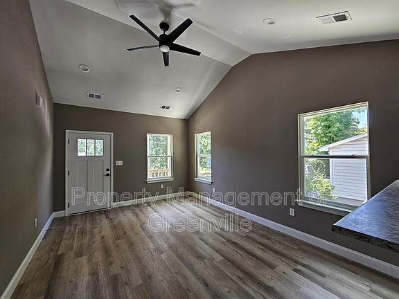 5th image of 305 Appian Dr