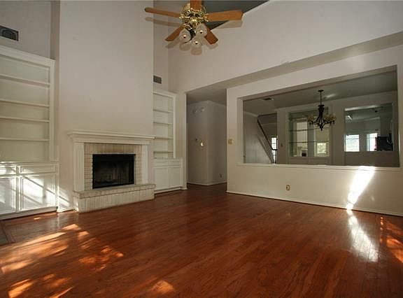 4th image of 9401 Caracas Dr