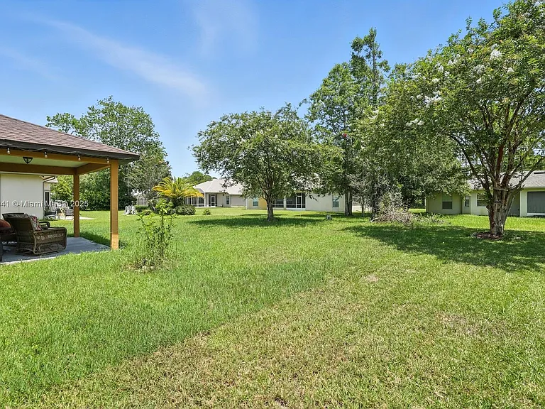 20 Bennett Ln — Photo 2