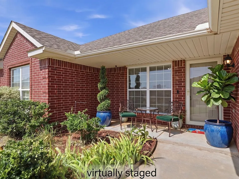 724 Eastview Ct