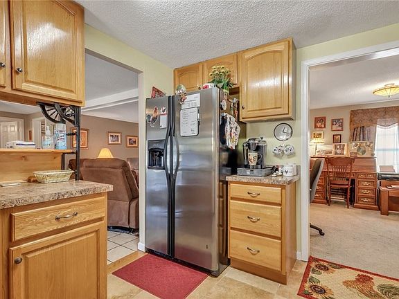3rd image of 742 Pine Haven Cir