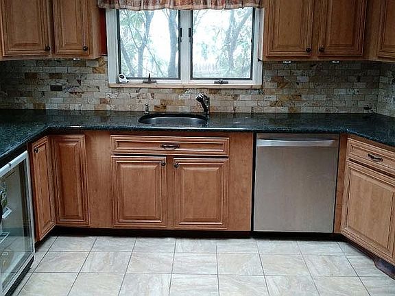 2nd image of 7 Drake Pl