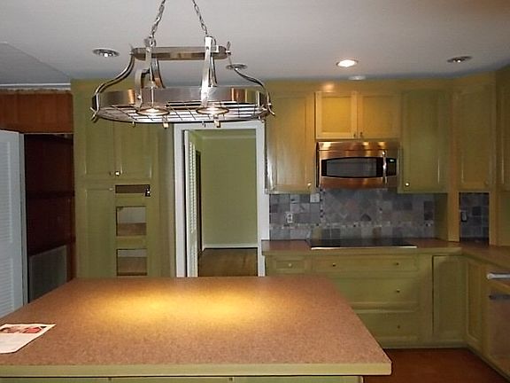 4th image of 412 Georgia Ave
