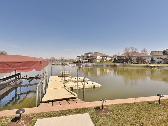 3rd image of 1015 Shoal Pointe Dr