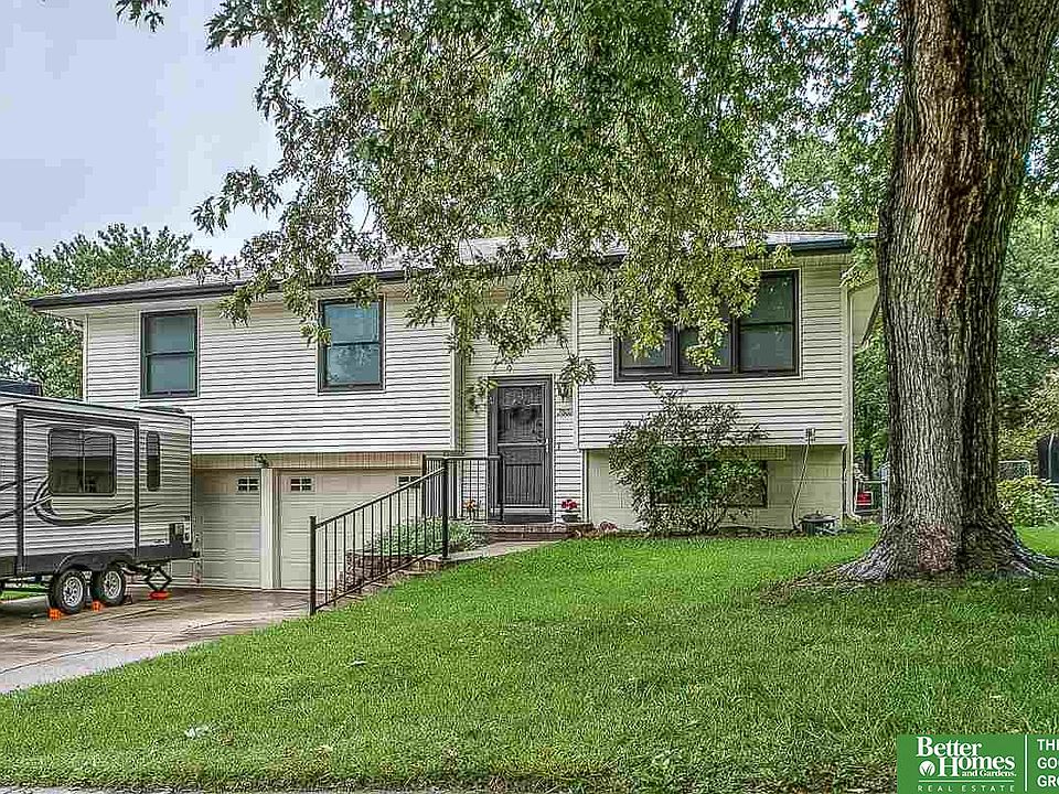 1st image of 2802 Victoria Ave