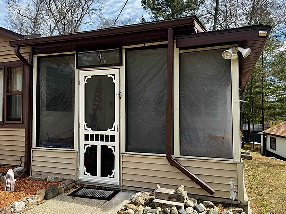 4th image of 10262 Anger Rd