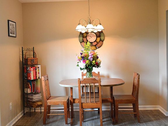 4th image of 857 Thorn Trace Dr
