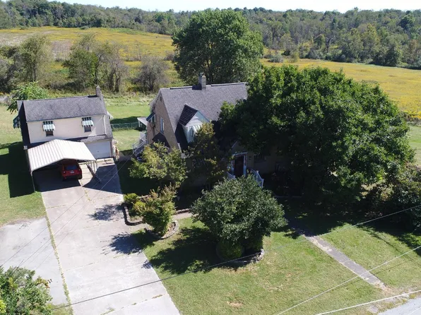 686 Crucible Rd, Rices Landing, PA 15357