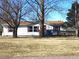 23 Walnut St, Weldon, IL 61882