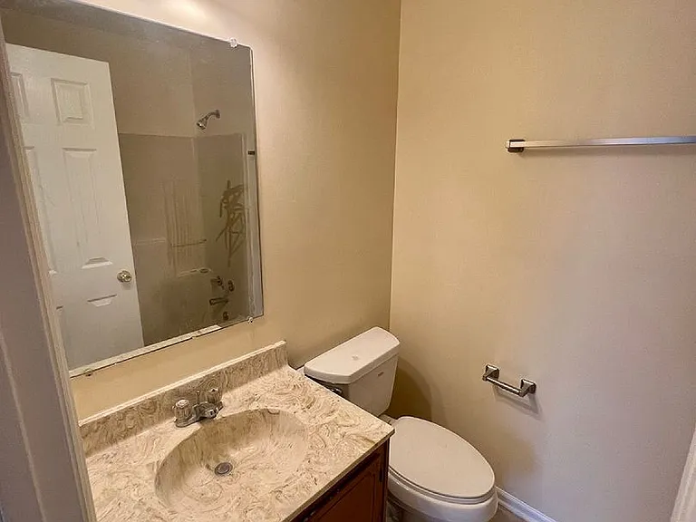 446 Westgate Blvd — Photo 8