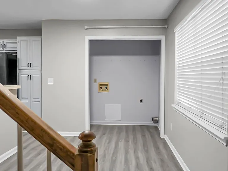 117 Saint Awdry St — Photo 25