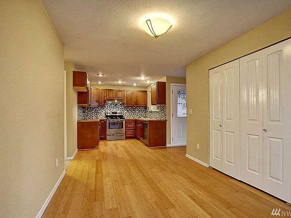 5th image of 6111 99th Pl NE